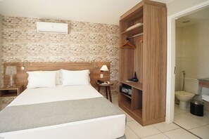 Deluxe Double Room, 1 Double Bed, Patio, City View | Minibar, in-room safe, desk, blackout curtains - Promenade Fusion Itaguaí (Itaguai)