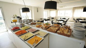 Desayuno buffet incluido todos los días
