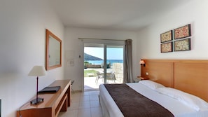 Premium bedding, minibar, in-room safe, desk