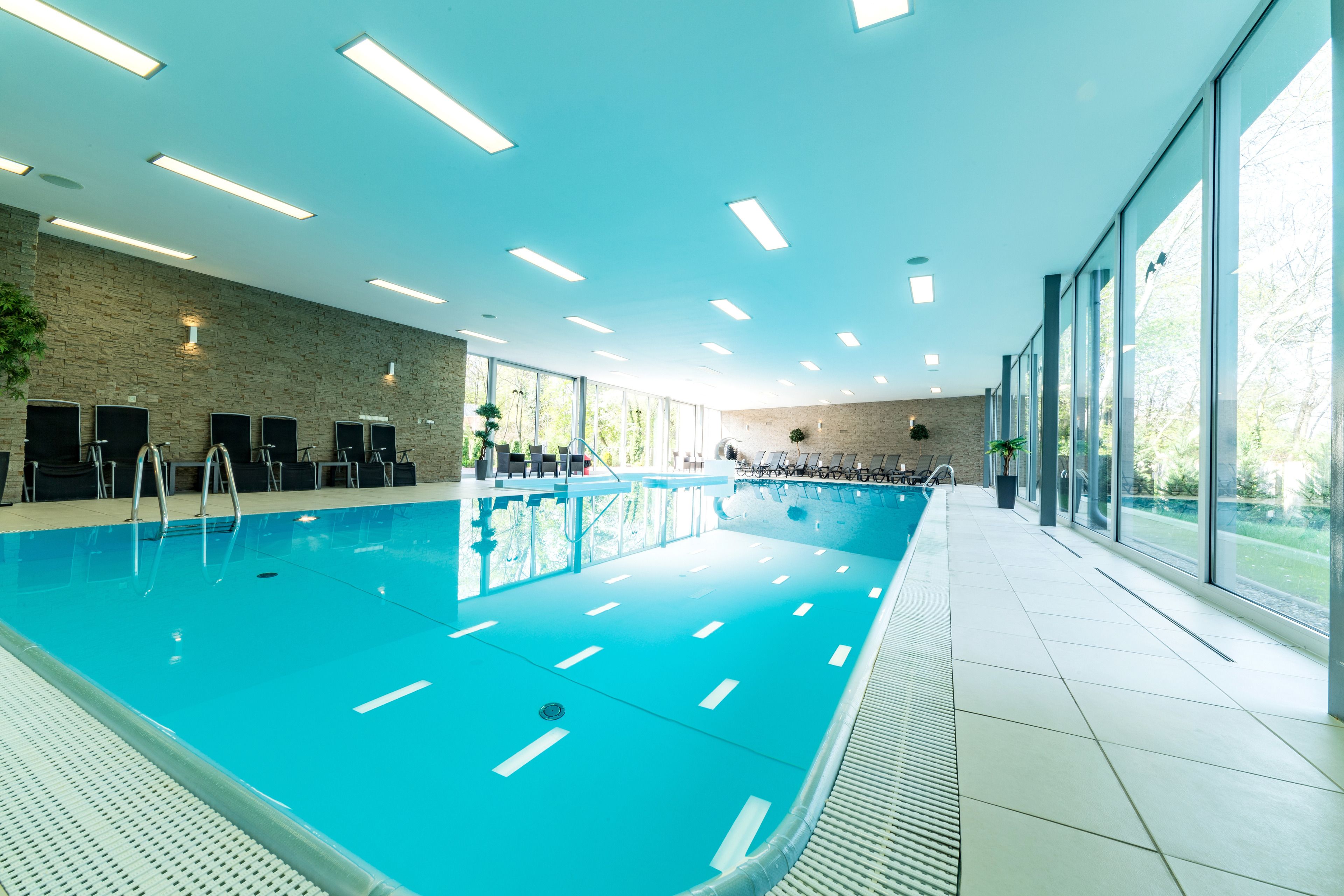 สระว่ายน้ำในร่ม