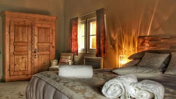Premium bedding, desk, soundproofing, iron/ironing board