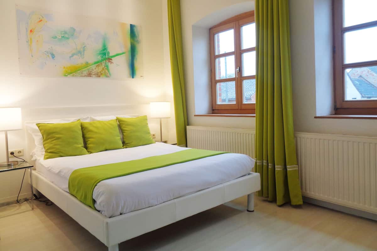 Standard Single Room, 1 Double Bed, Non Smoking | 1 bedroom, premium bedding, minibar, in-room safe