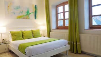 Standard Single Room, 1 Double Bed, Non Smoking | 1 bedroom, premium bedding, minibar, in-room safe