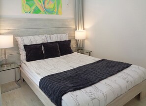 Comfort Single Room, 1 Bedroom, Non Smoking | 1 bedroom, premium bedding, minibar, in-room safe - Apartment Puell (Ingersleben)