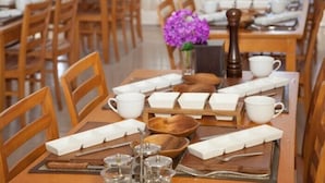 Desayuno buffet incluido todos los días 