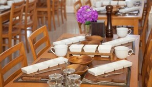 Free daily buffet breakfast - Ales Park Hotel (Antalya)