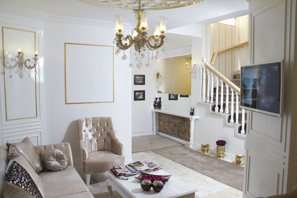 Sala de estar en el lobby