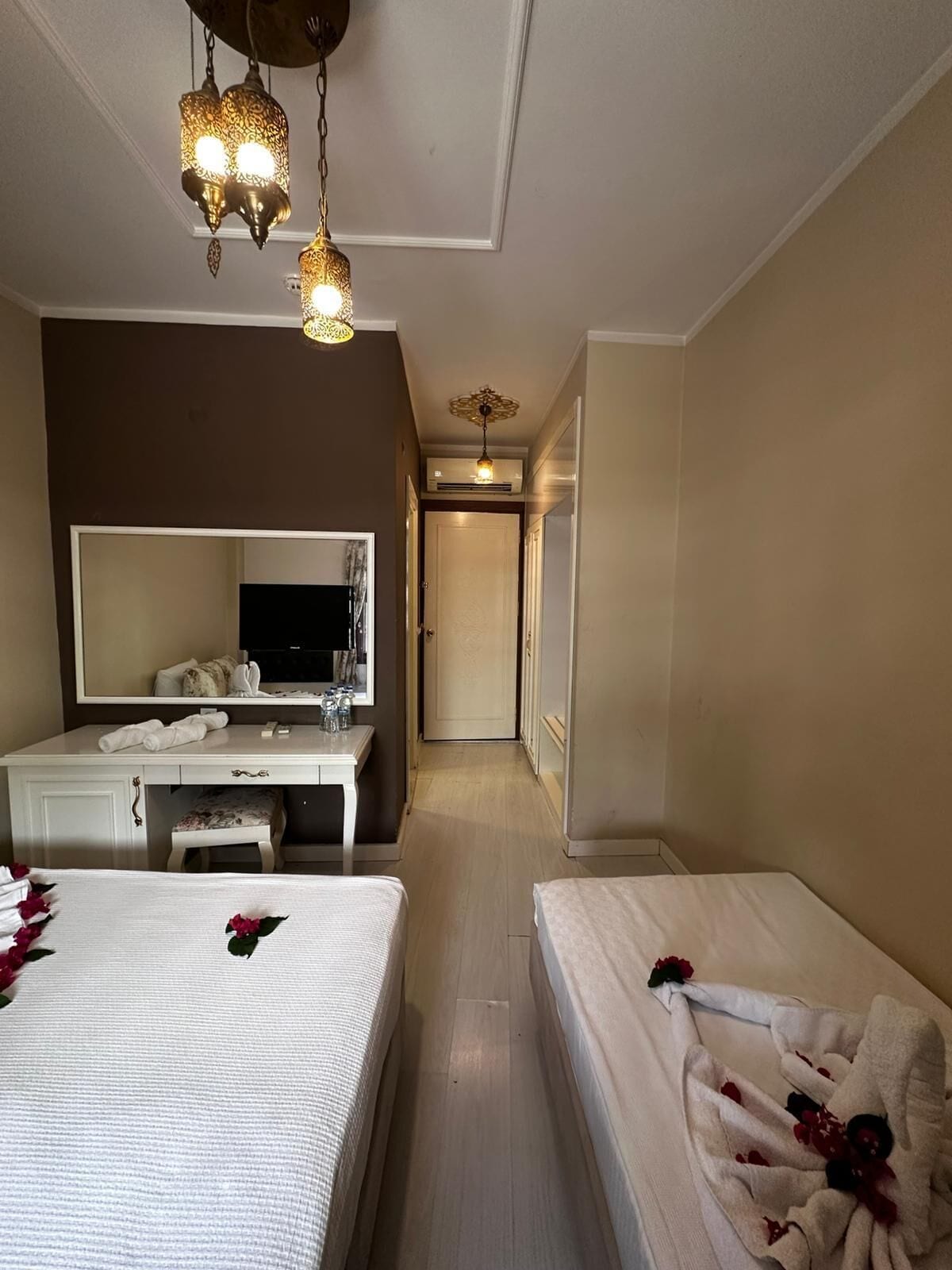 Apart Room | 高档床上用品、迷你吧、客房内保险箱、办公桌