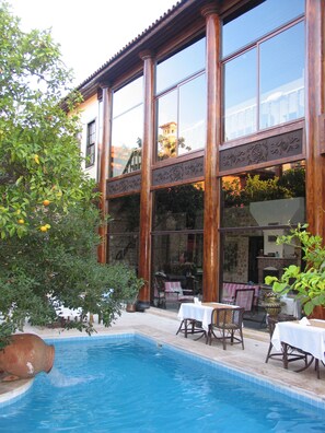Outdoor pool - Villa Perla Hotel - Special Class (Antalya)