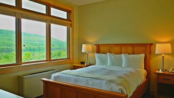 Laptop workspace, iron/ironing board, free cribs/infant beds