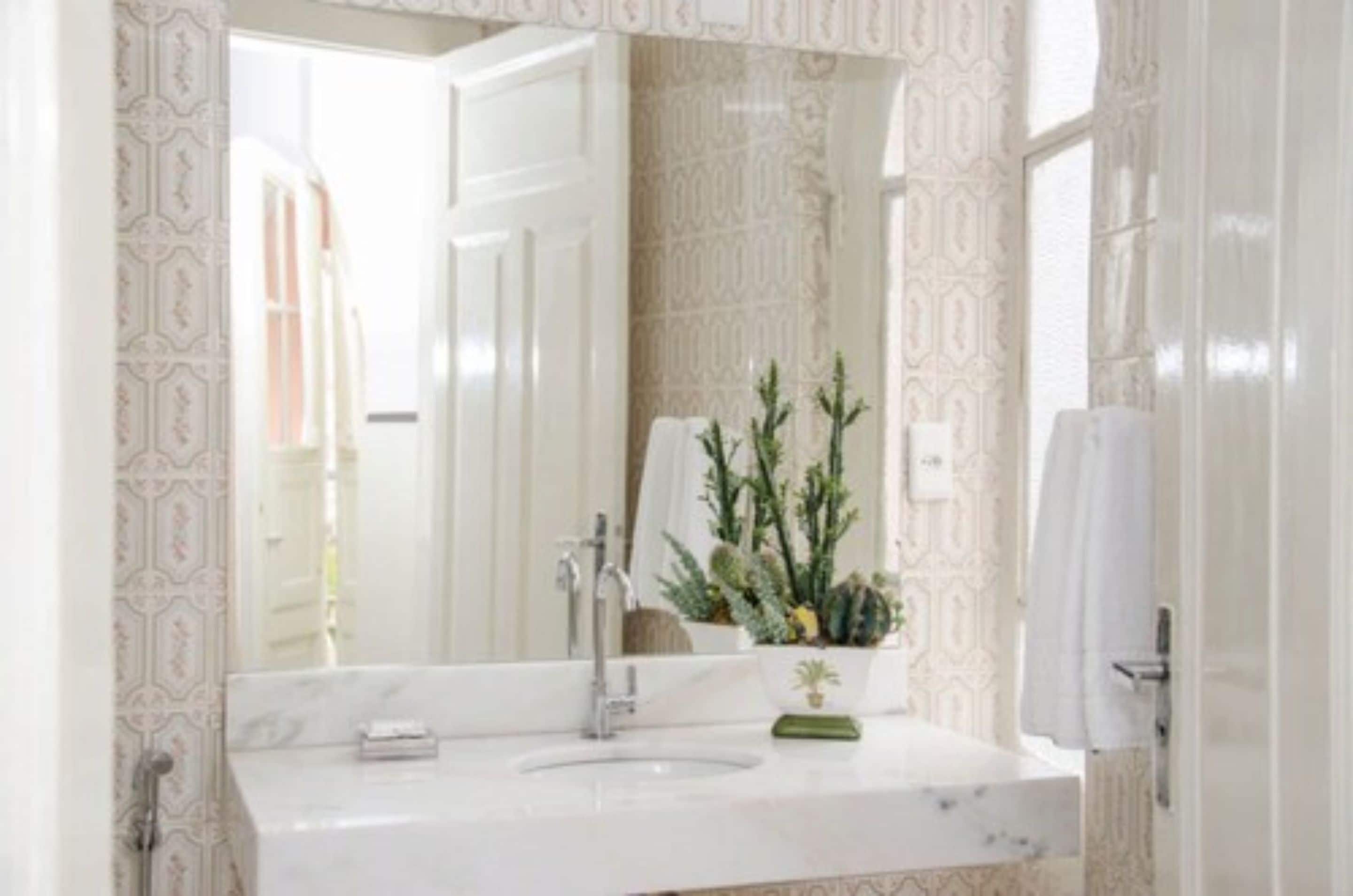 Vierbettzimmer | Badezimmer | Kostenlose Toilettenartikel, Handtücher