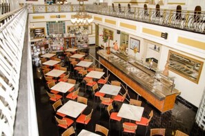 Desayuno bufé gratuito y diario