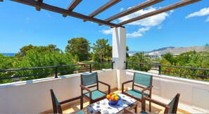 Villa, 2 soverom, balkong, hageutsikt | Balkong