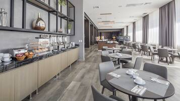 Daily buffet breakfast (MXN 250 per person)