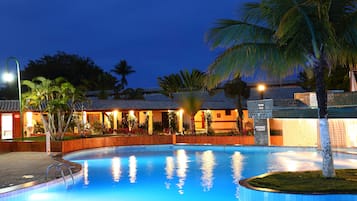 3 outdoor pools, open 10:00 AM to 10:00 PM, pool umbrellas