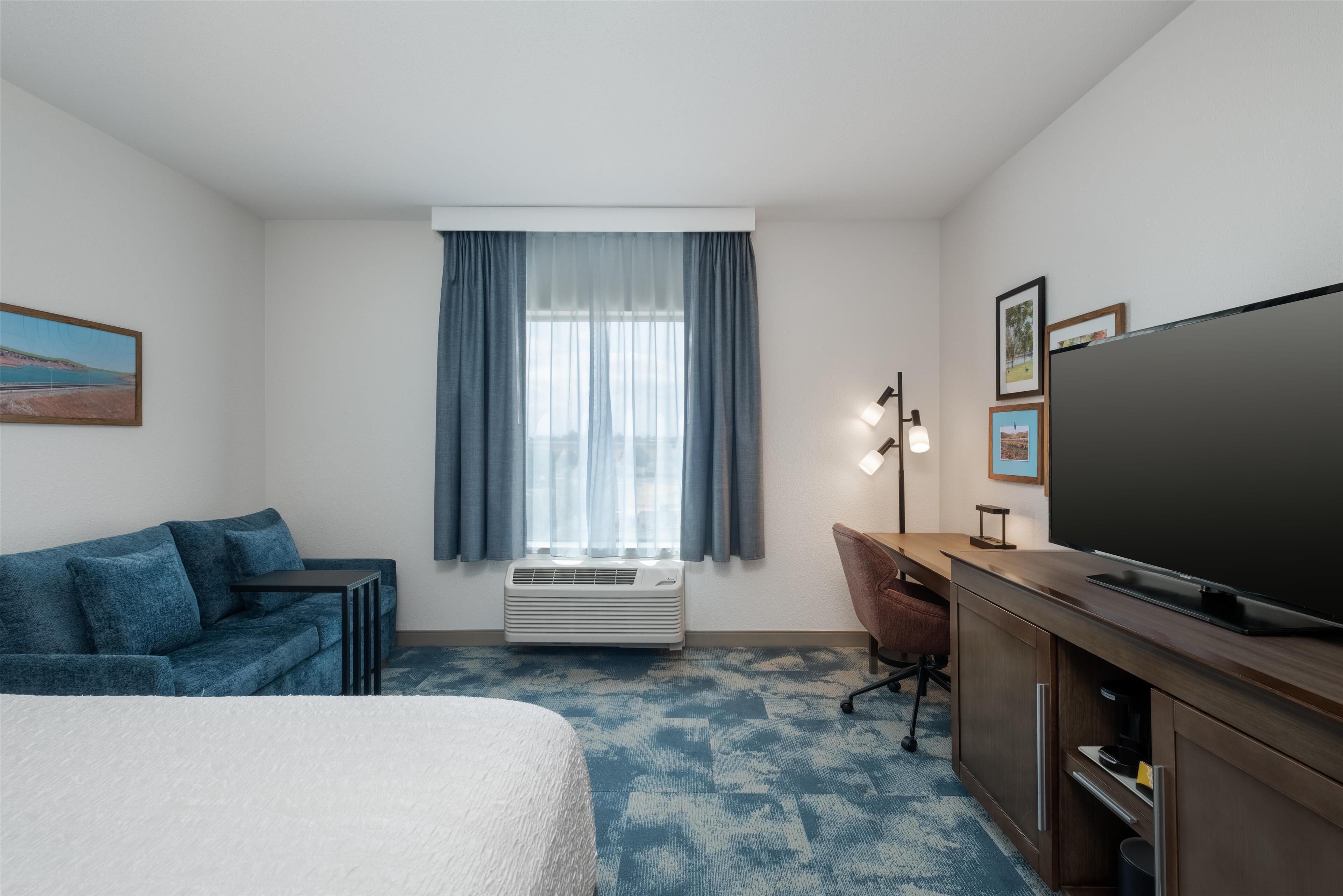 47-inch flat-screen tv with cable channels, tv, netflix