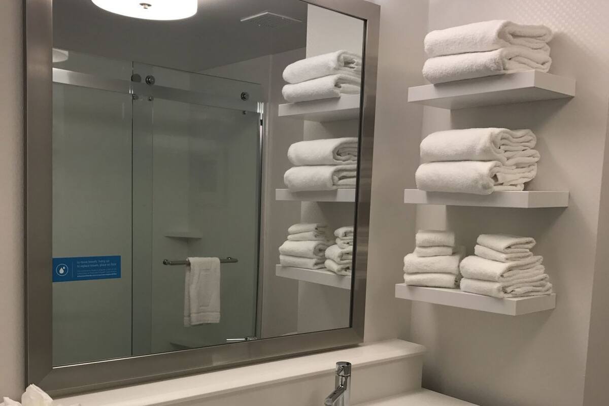 Bathroom | Free toiletries, hair dryer, towels, soap