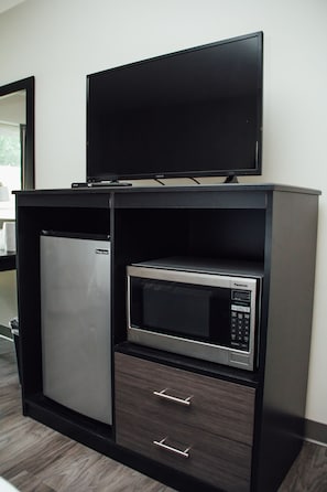 Habitación doble estándar | 1 habitación, decoración personalizada, muebles diferentes y escritorio