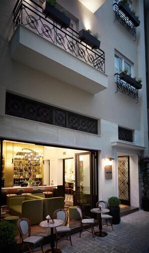 Exterior - Villa Brown Ermou Hotel, a member of Brown Hotels (Athens)