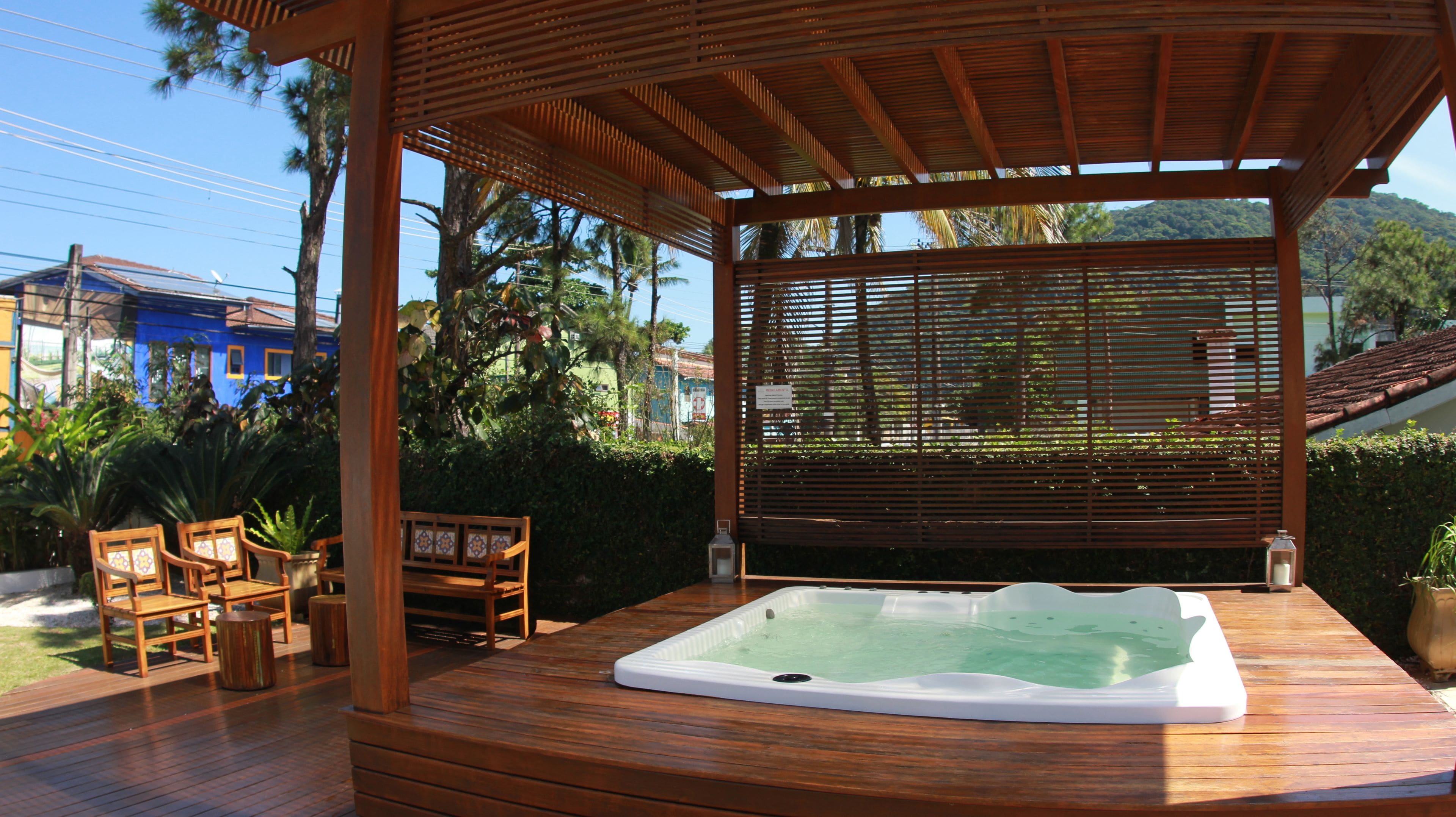 outdoor spa tub
