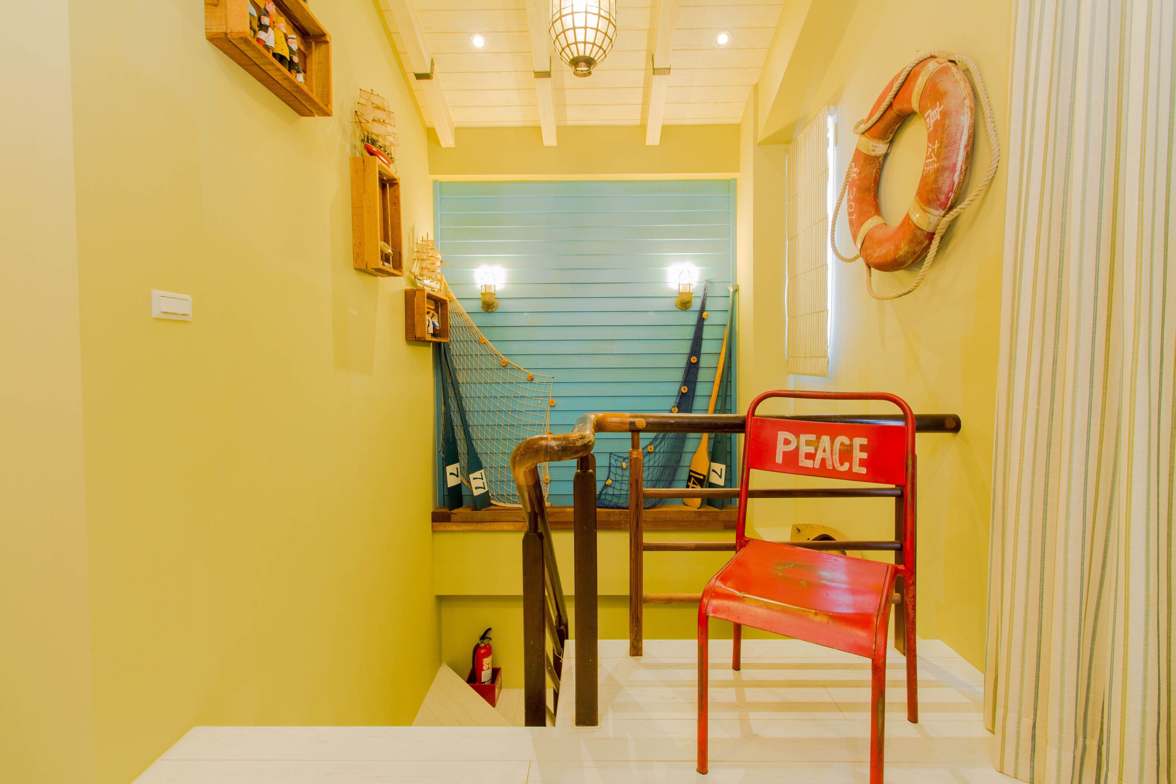 Cubrecamas, decoración personalizada y muebles diferentes 