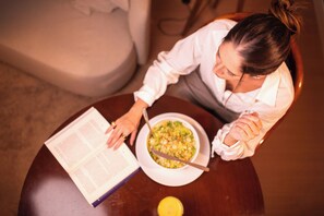 Restauration dans la chambre