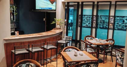 Hotel Serrano