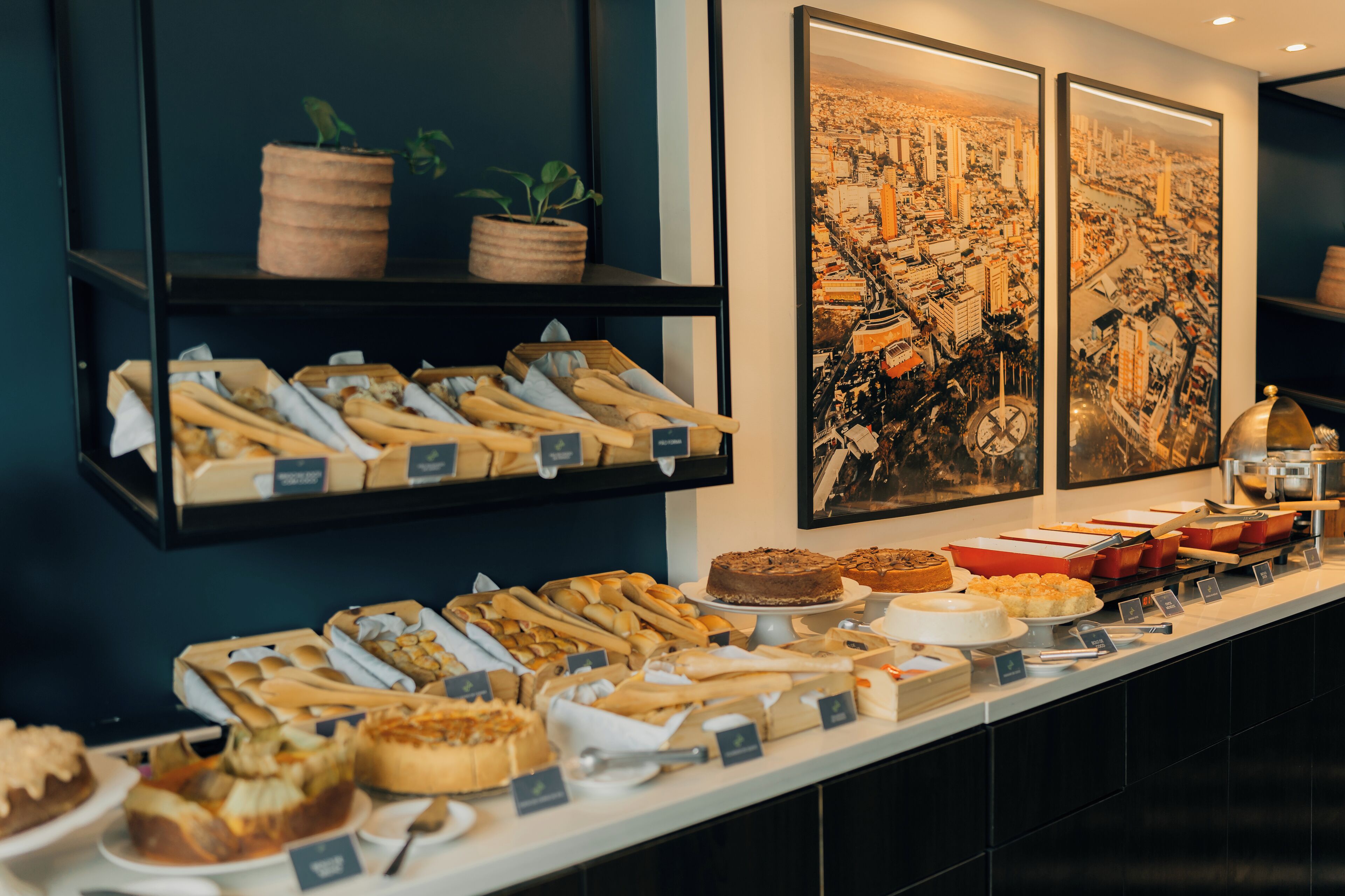 包含每日自助早餐