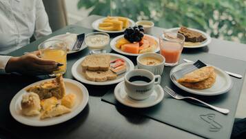Free daily buffet breakfast