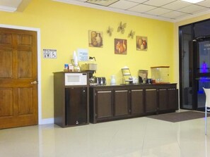 Lobby - Winnie Inn Suites & RV Park (Winnie)