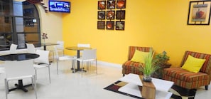 Interior - Winnie Inn Suites & RV Park (Winnie)