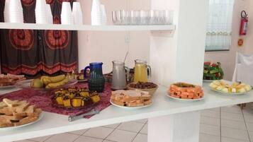 Tägliches inbegriffenes Frühstücksbuffet