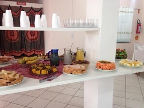 Colazione a buffet inclusa, servita tutte le mattine