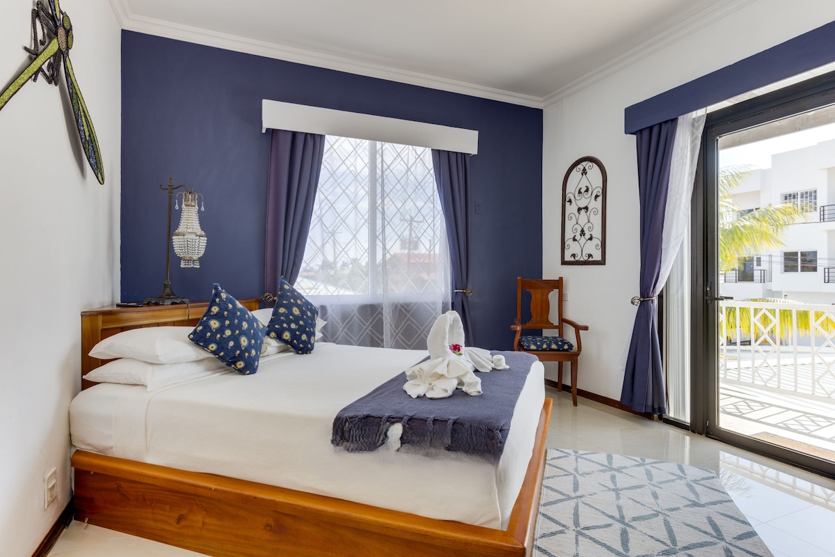 Standard Double Room | 1 bedroom, in-room safe, desk, blackout drapes