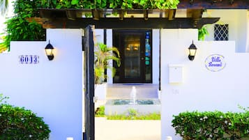 Entrada de la propiedad
