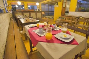 包每日全套早餐