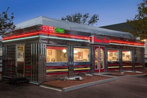 Breakfast, lunch, dinner served; American cuisine 