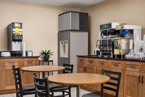 Free daily continental breakfast - Super 8 by Wyndham Lincoln North (Lincoln)