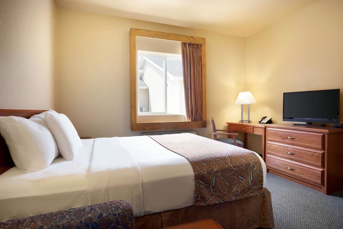 in-room safe, desk, blackout curtains, iron/ironing board