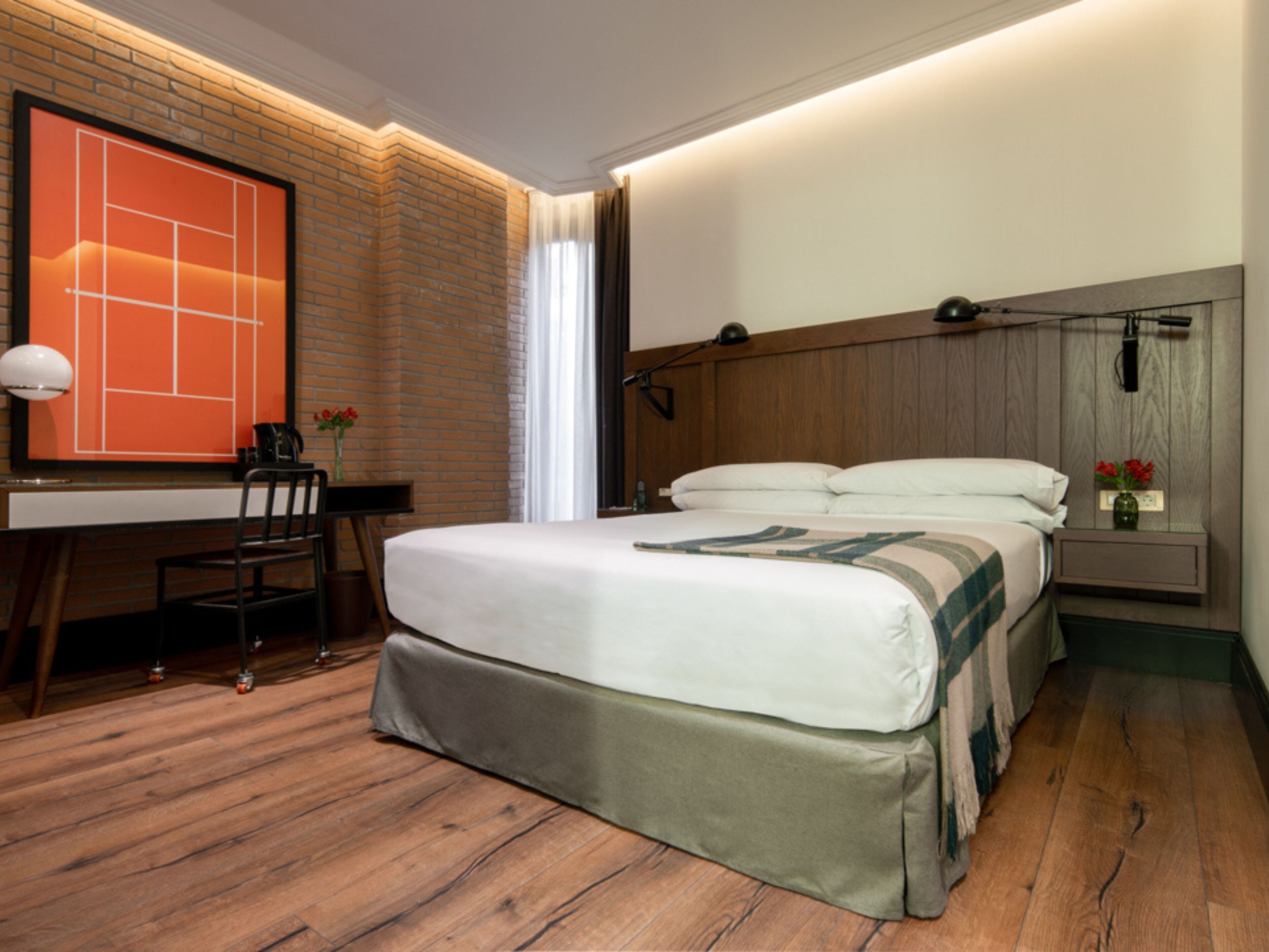 Memory foam beds, in-room safe, desk, laptop workspace