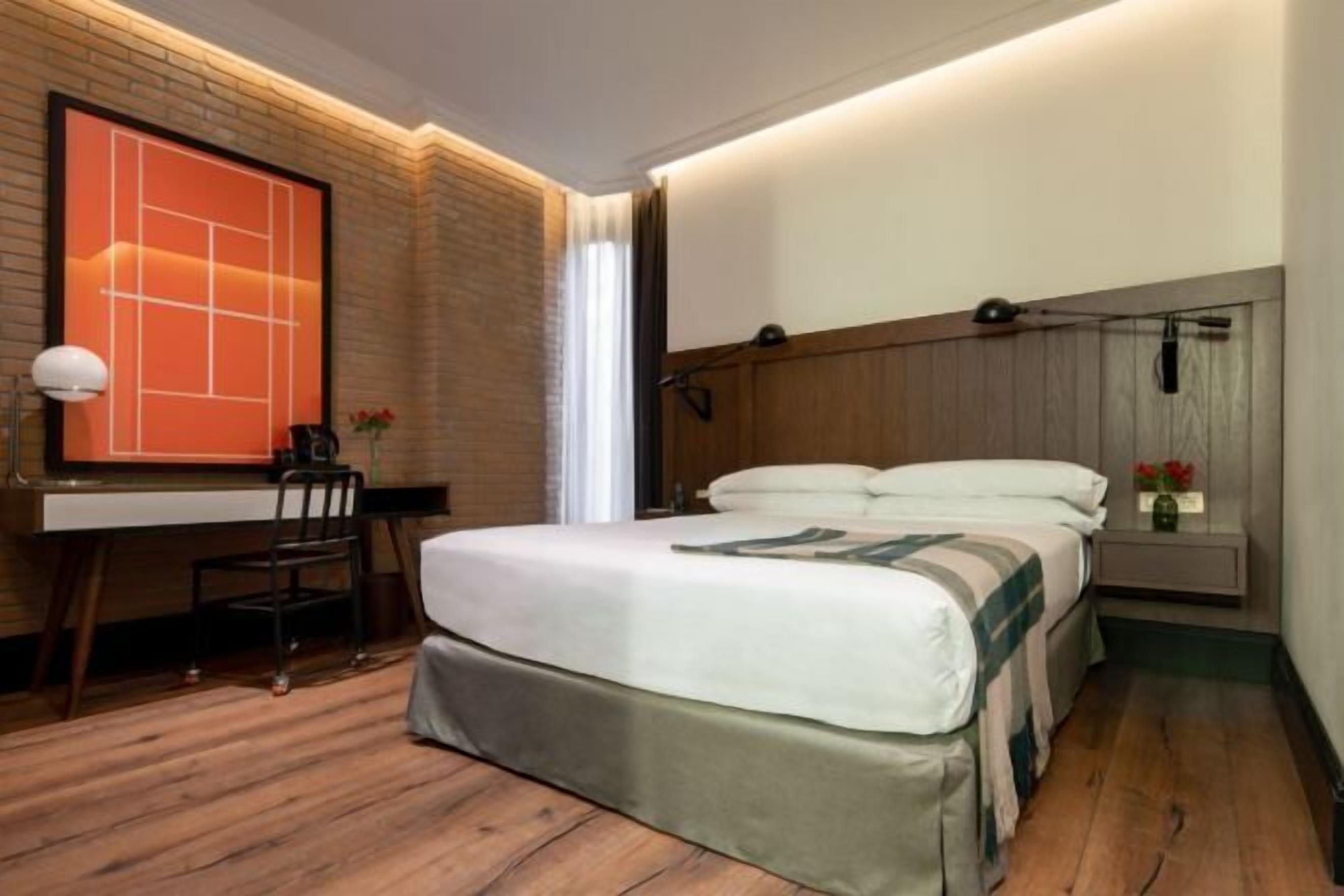 Memory foam beds, in-room safe, desk, laptop workspace