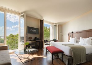 Memory foam beds, in-room safe, desk, laptop workspace