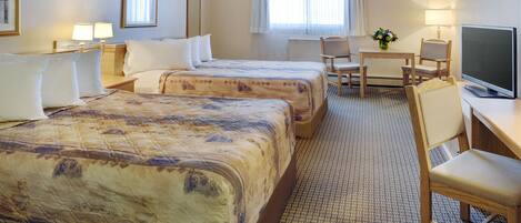 Rom, 2 queensize-senger | Skrivebord, strykejern/-brett og ekstrasenger (mot et tillegg)