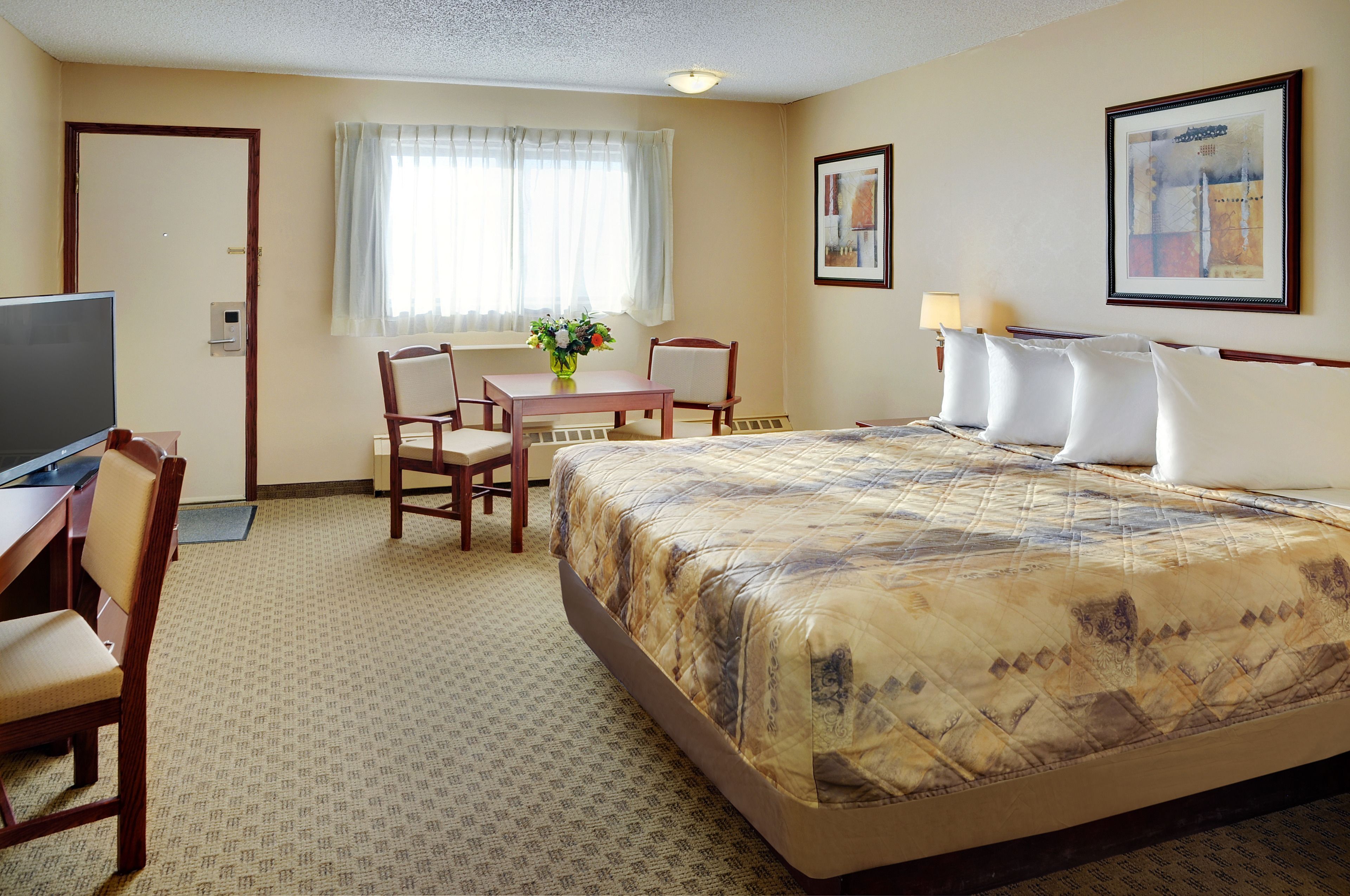 Desk, iron/ironing board, rollaway beds, free WiFi