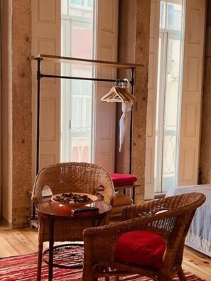 Studio Superior | Chăn bông, bàn ủi/dụng cụ ủi quần áo 