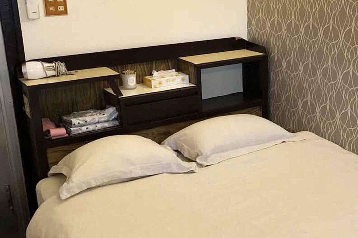 Wifi gratis y ropa de cama