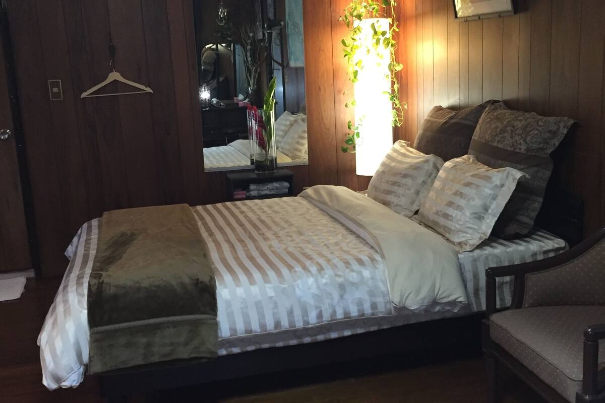 western style room | free wifi, bed sheets
