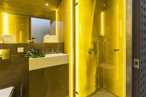 Studio | Bathroom