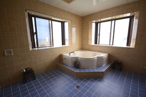 Family House, Non Smoking, Partial Ocean View | Bathroom | Combined shower/tub, deep soaking tub, free toiletries, hair dryer - BUZZ RESORT (Onna)