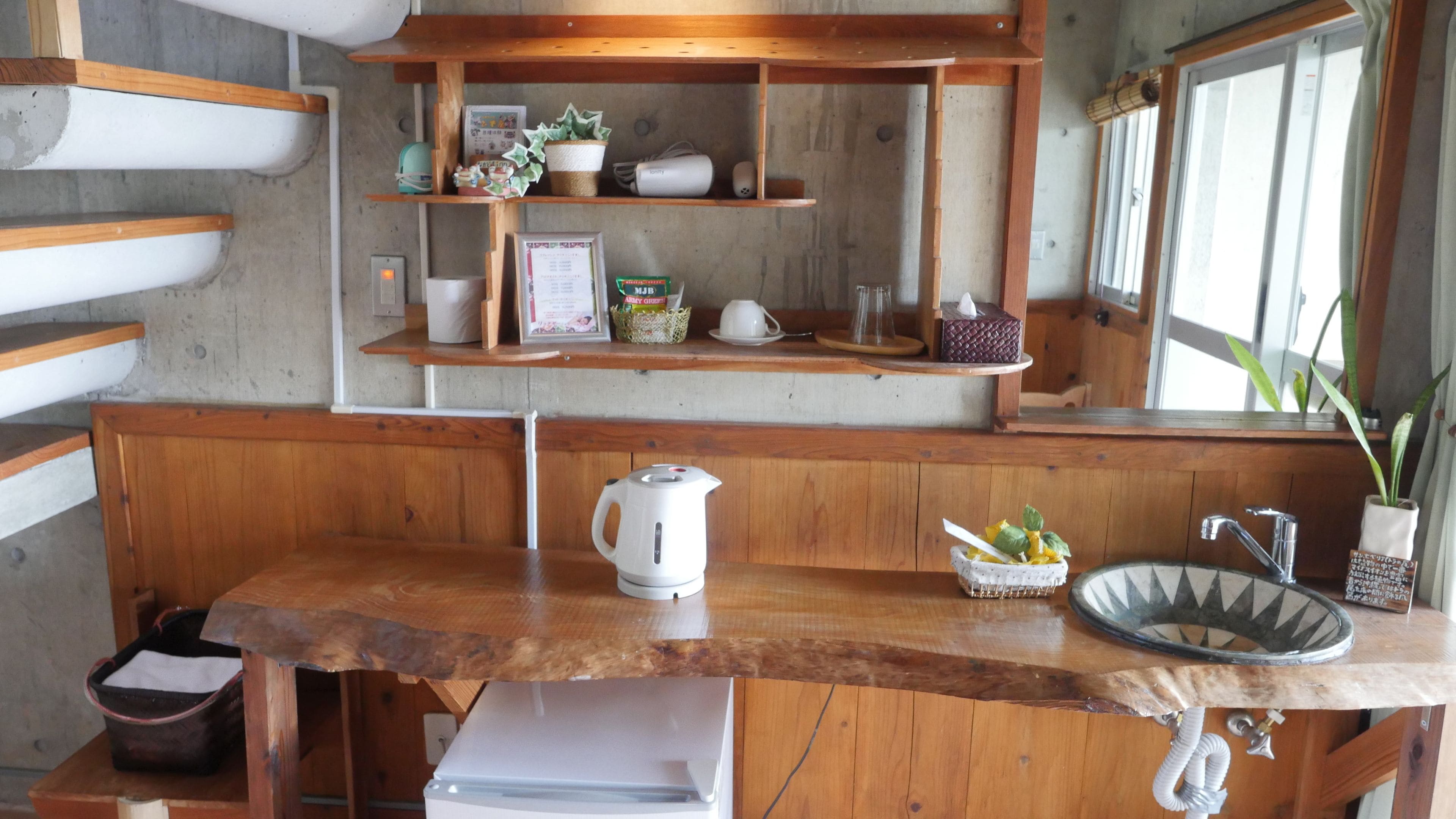 single room, 1 bedroom | 1 bedroom, blackout curtains, free wifi, bed sheets